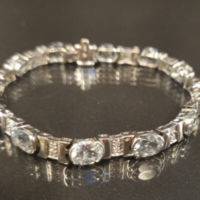 Zlatý náramek s přírodními akvamaríny a diamanty, 20,26g