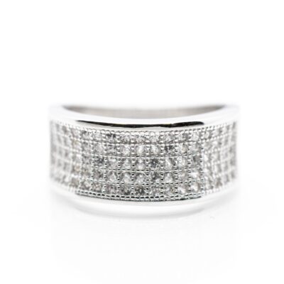 Stříbrný prsten se zirkony